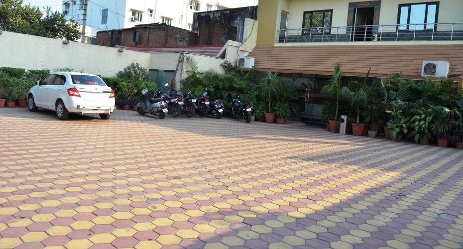 Hotel City Grand, Varanasi 5